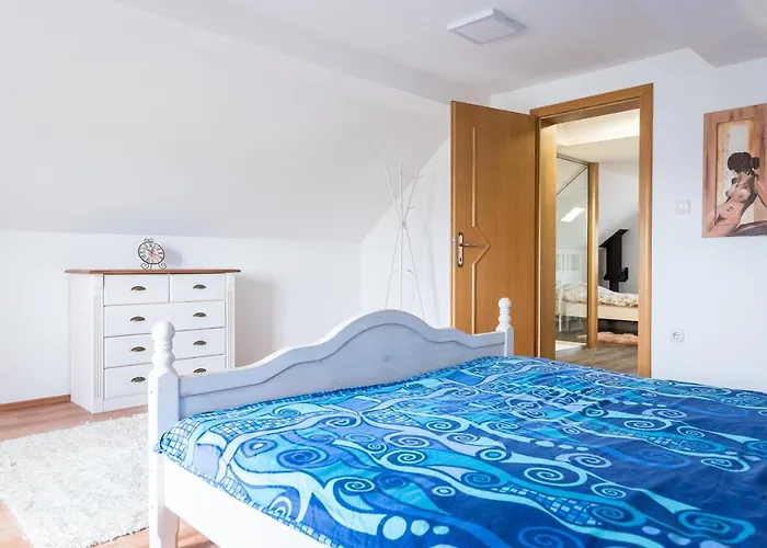 Wineyard Getaway House *